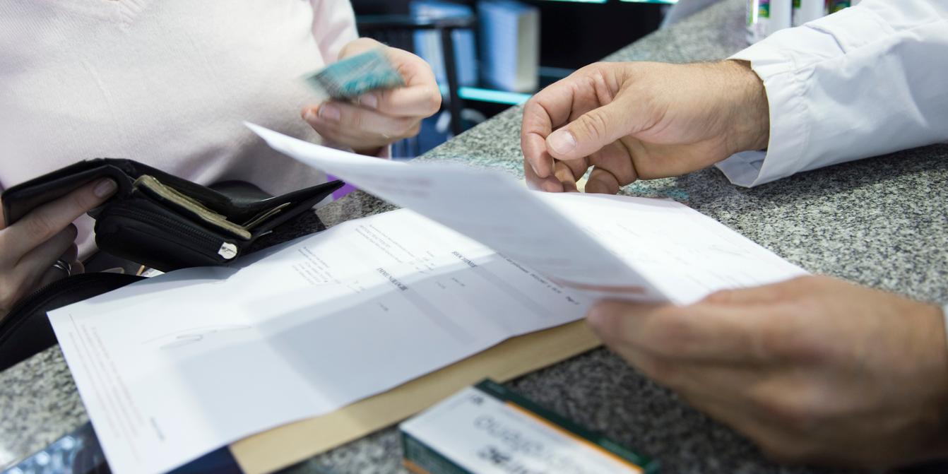 découvrez pourquoi la réforme de l'aide médicale d'état (ame) fait l'objet d'un abandon, ses implications pour les bénéficiaires et les conséquences pour le système de santé en france.