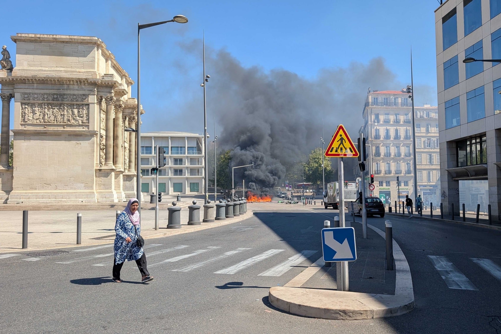 découvrez comment une mobilisation citoyenne inédite appelle à bloquer marseille pour défendre les droits des habitants et interpeller les autorités sur les enjeux sociaux et économiques de la ville.