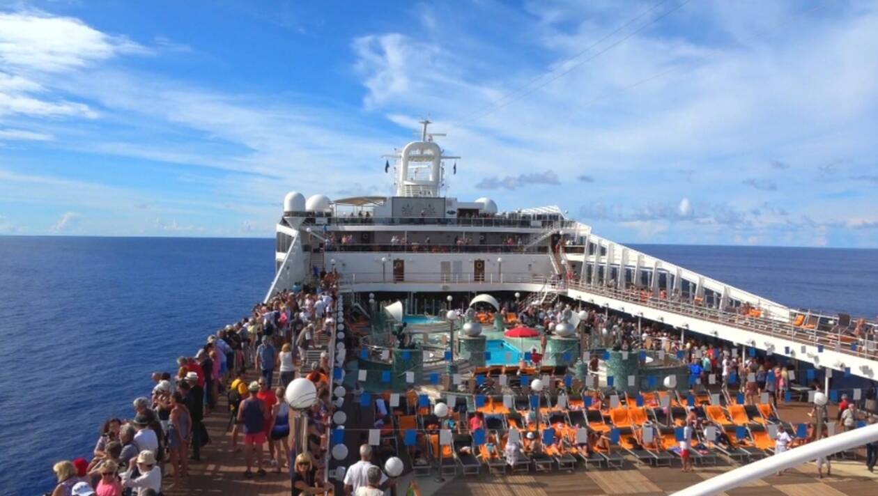 découvrez les plus belles croisières mondiales : itinéraires de rêve, escales exotiques et expériences inoubliables autour du globe. embarquez pour un voyage unique !