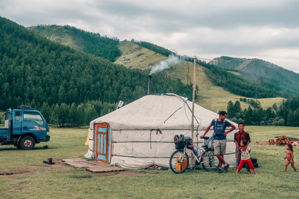 découvrez comment voyager de manière responsable et explorer le monde sans avion. conseils, alternatives écologiques et inspirations pour un tourisme durable et plein d’espoir.