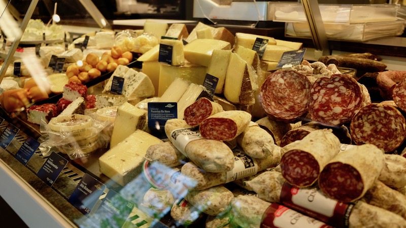 découvrez la sélection feinkost lindner chez knuspr : délices raffinés, produits frais de qualité, spécialités allemandes et ingrédients d’exception livrés directement chez vous.