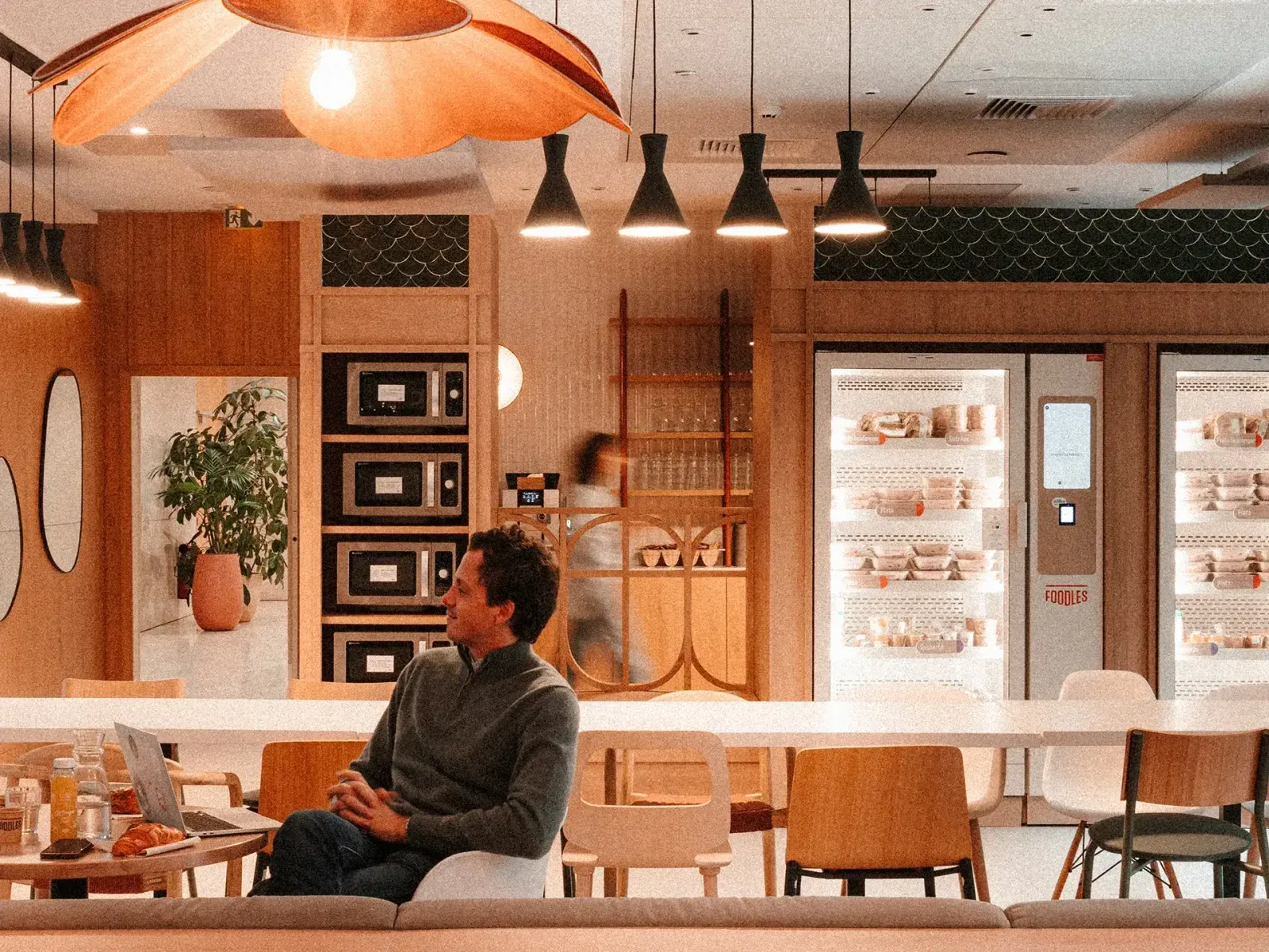 découvrez comment la gastronomie d'entreprise favorise la convivialité, le bien-être et la motivation au travail grâce à des solutions culinaires innovantes et adaptées aux besoins des professionnels.