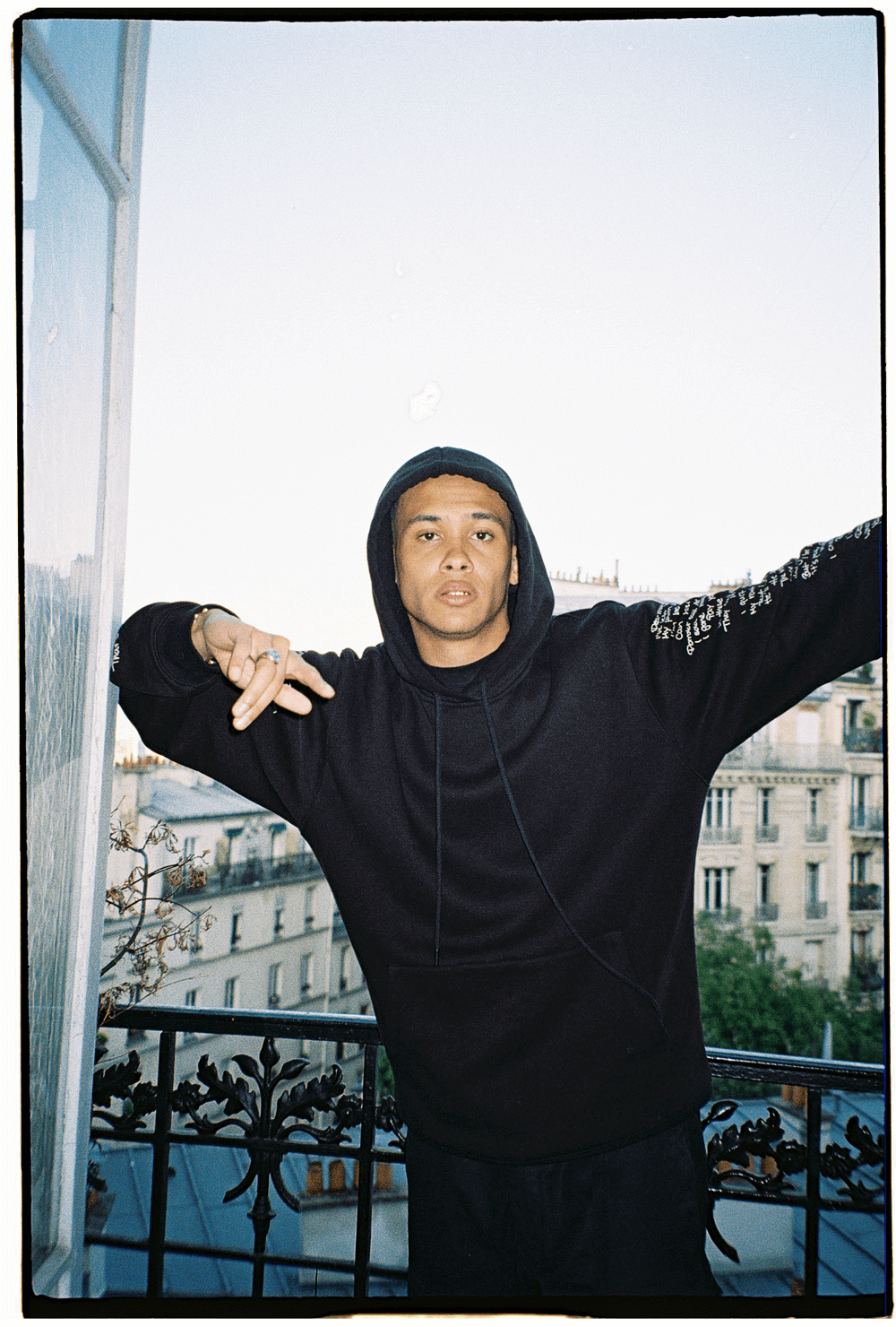 découvrez comment le hip-hop s’est imposé comme le genre musical dominant en allemagne, influençant la culture, la mode et les jeunes générations à travers le pays.