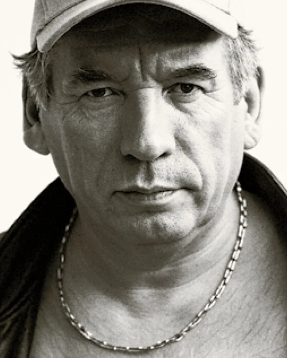 découvrez un hommage vibrant à arthur russell, artiste visionnaire de la musique expérimentale. plongez dans son univers unique à travers un récit émouvant retraçant son héritage et son influence sur la scène musicale contemporaine.