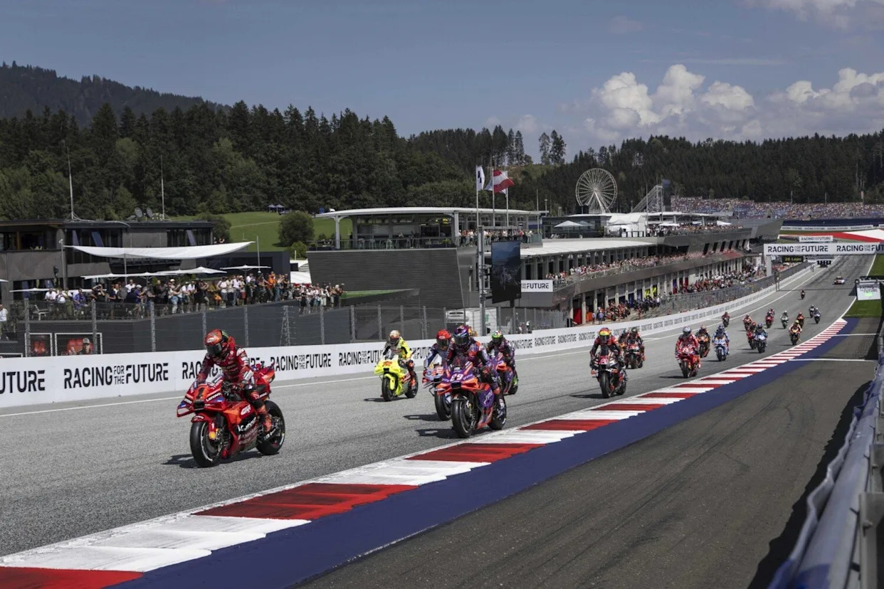 découvrez pourquoi le championnat motoe est actuellement suspendu : raisons, conséquences et dernières actualités sur cette interruption temporaire du sport moto électrique.