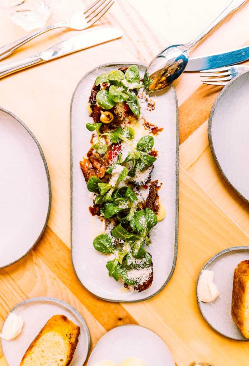 explorez la nostalgie des déjeuners professionnels : souvenirs, ambiance conviviale et importance des repas partagés entre collègues. un regard sur ce rituel emblématique du monde du travail.