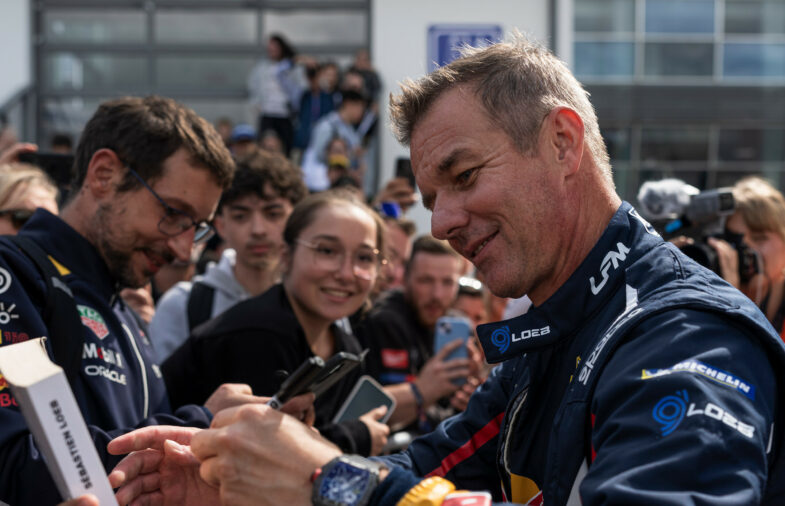 vivez l’excitation de red bull motormania à magny-cours : un événement unique avec des shows motorisés, des courses spectaculaires et des animations pour tous les passionnés d’adrénaline !