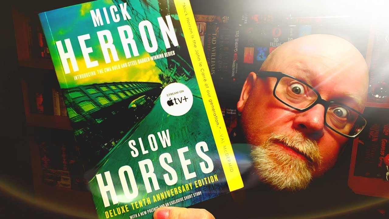 découvrez 'slow horses' de mick herron, un thriller captivant au cœur du mi5 où des agents déchus œuvrent dans l’ombre de londres. une intrigue haletante mêlant suspense, humour noir et complots d’espionnage.