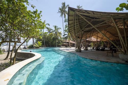 découvrez la beauté de masaiya, une source d'inspiration qui sublime votre routine beauté avec des soins naturels et authentiques. explorez des conseils, astuces et produits pour révéler votre éclat naturel au quotidien.