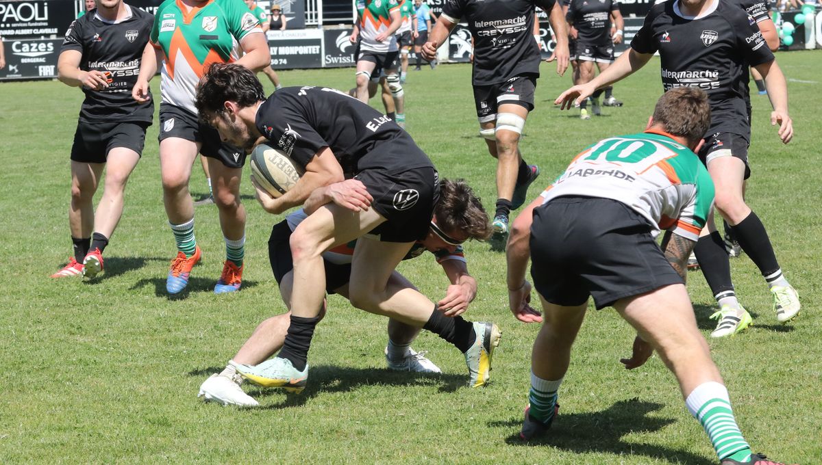 découvrez comment casteljaloux maintient sa première place au classement malgré une défaite récente. analyse, faits marquants et perspectives pour la suite de la saison.