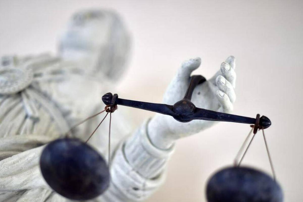 découvrez l’implication des femmes dans le narcobanditisme : parcours, rôles, enjeux sociétaux et impact sur les réseaux criminels. analyse des causes et conséquences de ce phénomène méconnu en france et à l’international.