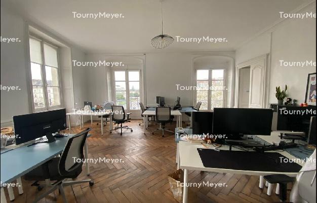 découvrez les meilleures offres d'immobilier de bureaux à nantes : locations, ventes et conseils pour trouver l'espace professionnel idéal dans la métropole nantaise.