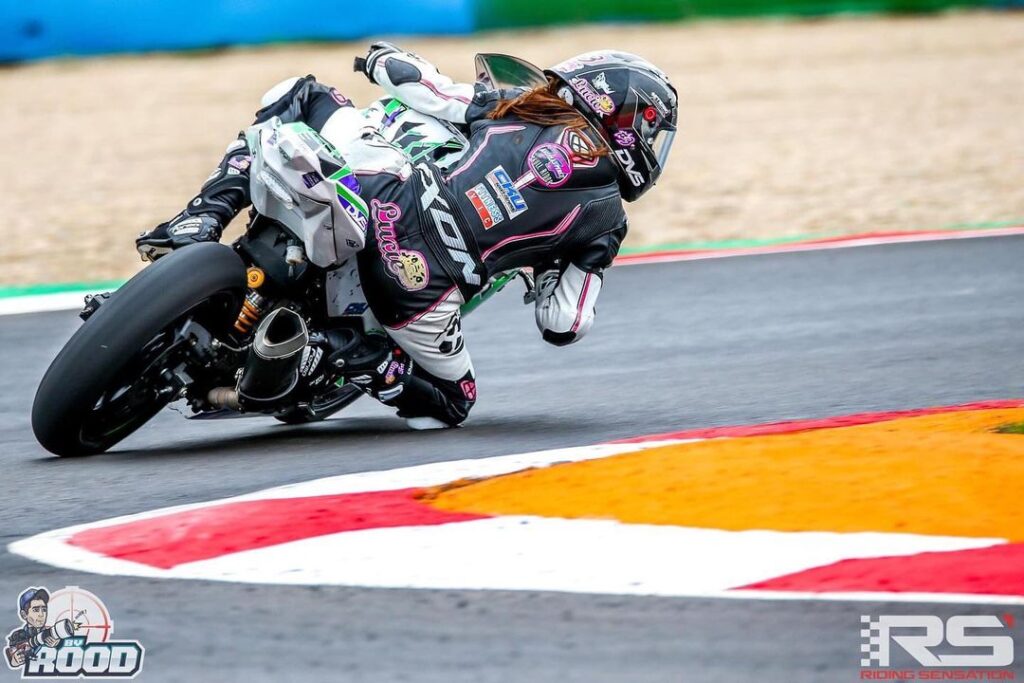 découvrez le parcours exceptionnel de lucie boudesseul, athlète française qui s'est illustrée sur le podium mondial grâce à sa détermination et ses performances remarquables.