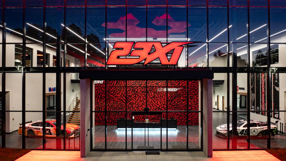 découvrez l'analyse des revers juridiques impliquant 23xi et front row, et comprenez les enjeux légaux récents affectant ces équipes dans le sport automobile.