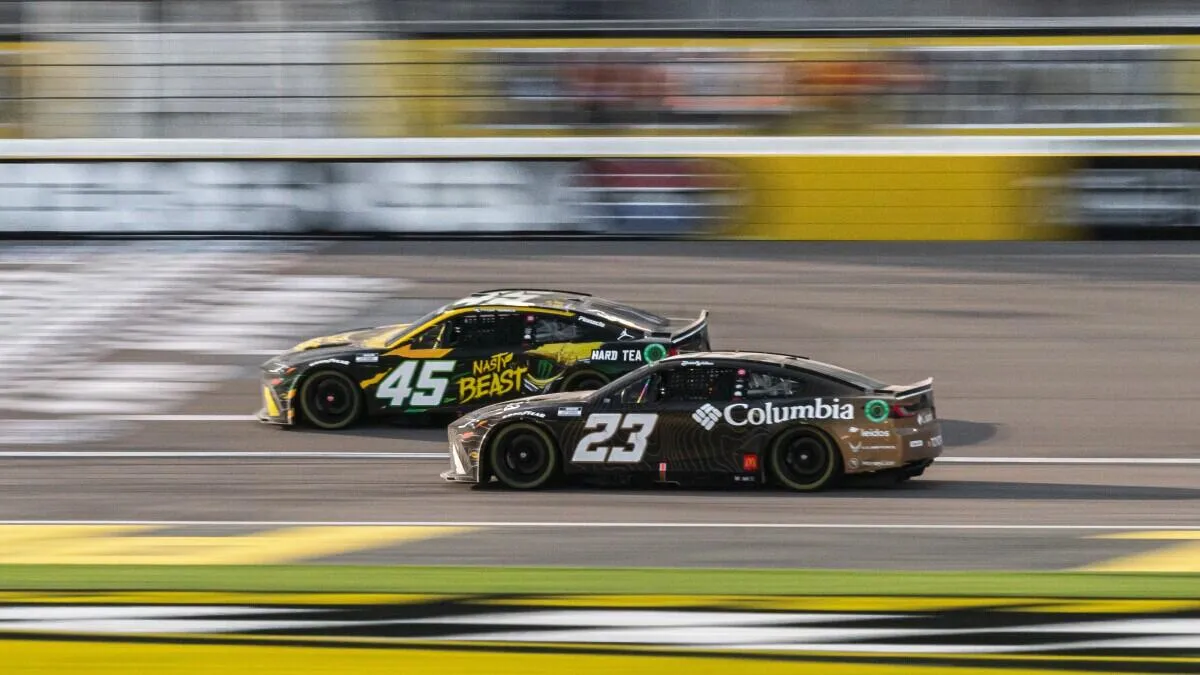 découvrez les aspects juridiques du partenariat entre 23xi et front row, les enjeux légaux et les conséquences pour les équipes de nascar dans cet article détaillé.