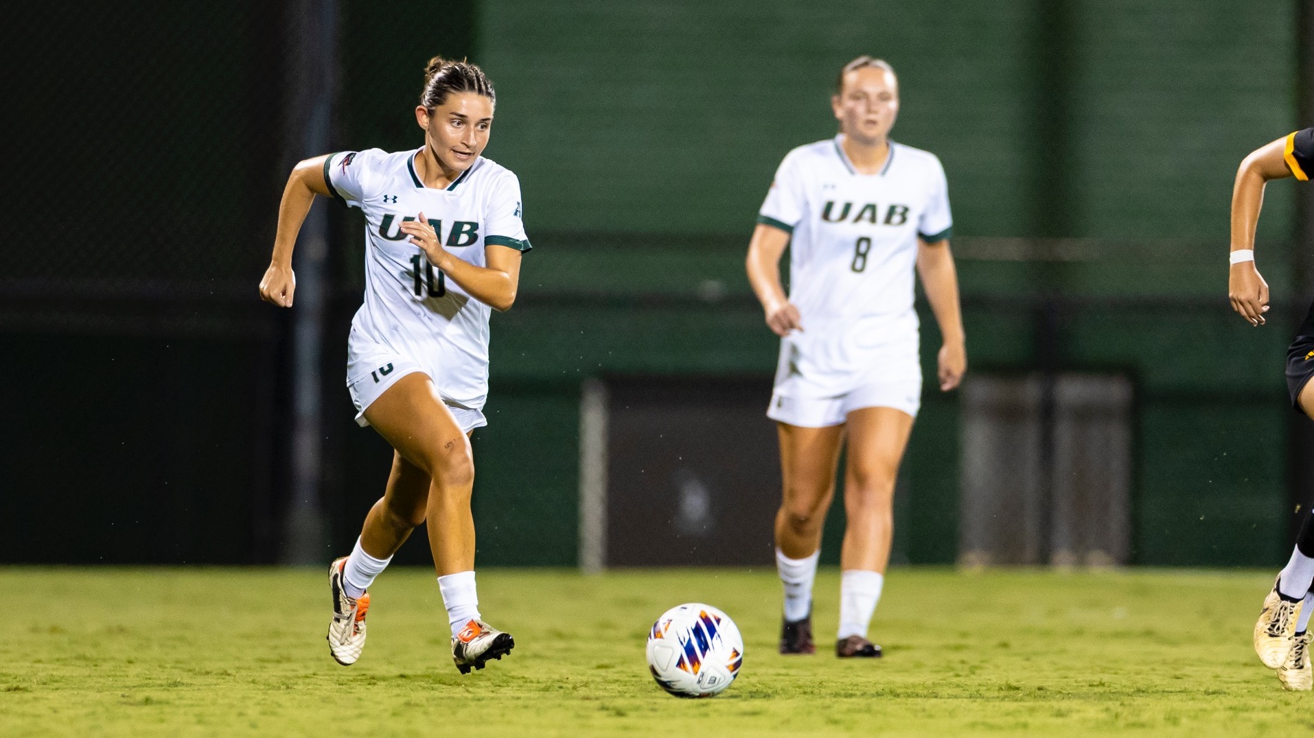 découvrez toute l'actualité, les résultats et les informations sur l'équipe de soccer de l'université de l'alabama à birmingham (uab). suivez les performances, le calendrier des matchs et les joueurs phares du soccer à birmingham uab.