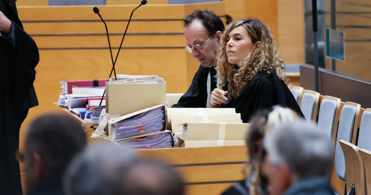 découvrez comment delphine entretient une relation secrète à travers son téléphone avec son amant. analyse, conseils et confidences sur la communication amoureuse discrète.