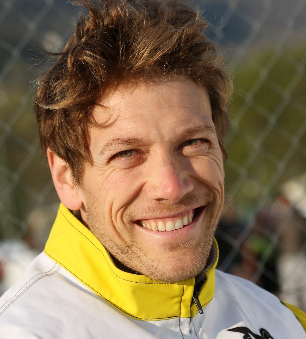 antoine basset brille lors des compétitions de sports mécaniques à privas, démontrant talent et passion sur les circuits.