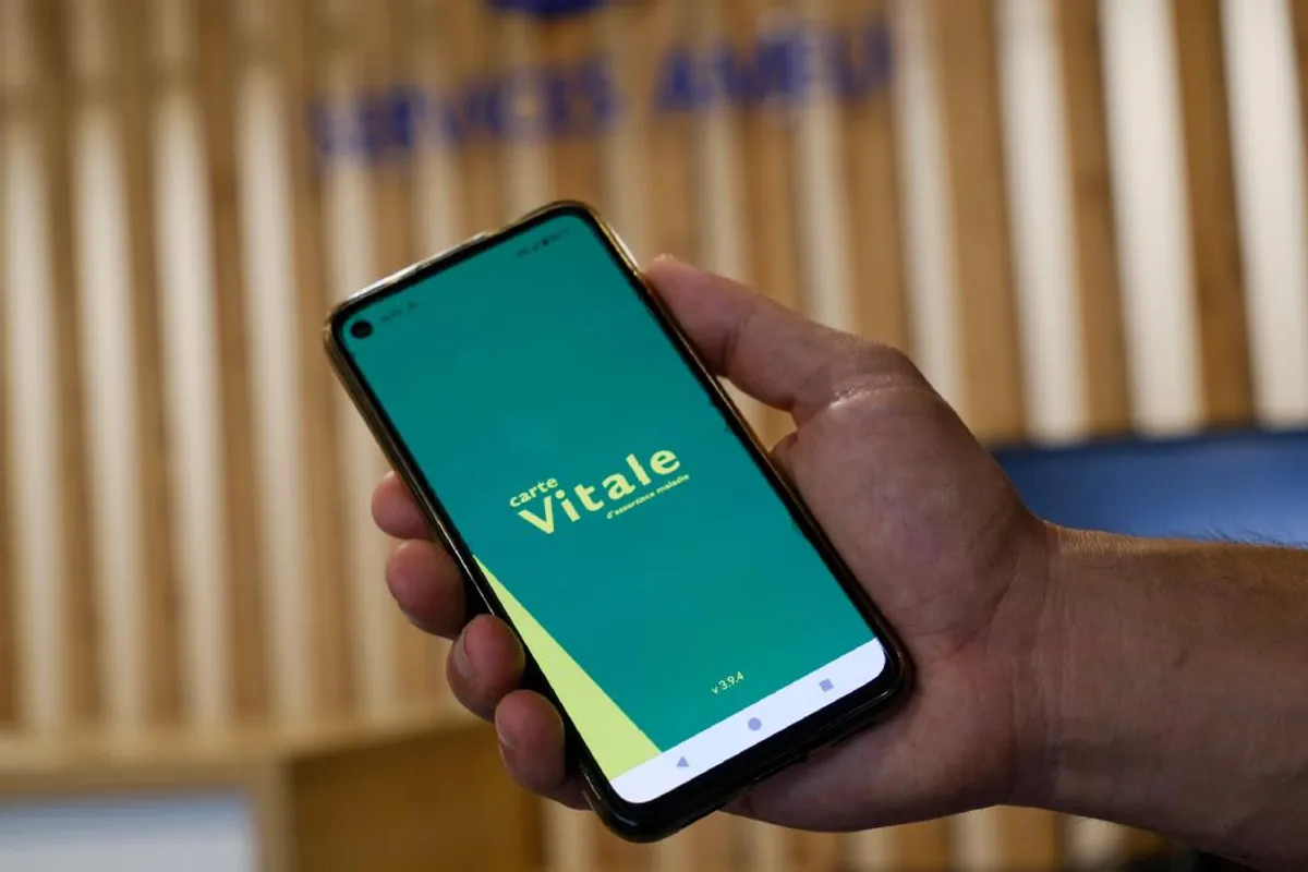 découvrez le déploiement national de la carte vitale dématérialisée en france, une innovation pour simplifier vos démarches santé et améliorer l'accès aux services médicaux.