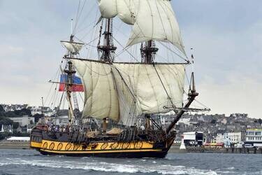 découvrez notre croisière russe unique en bretagne, malgré les refus d'accostage dans certains ports européens. une expérience exceptionnelle entre histoire, culture et paysages bretons inoubliables.