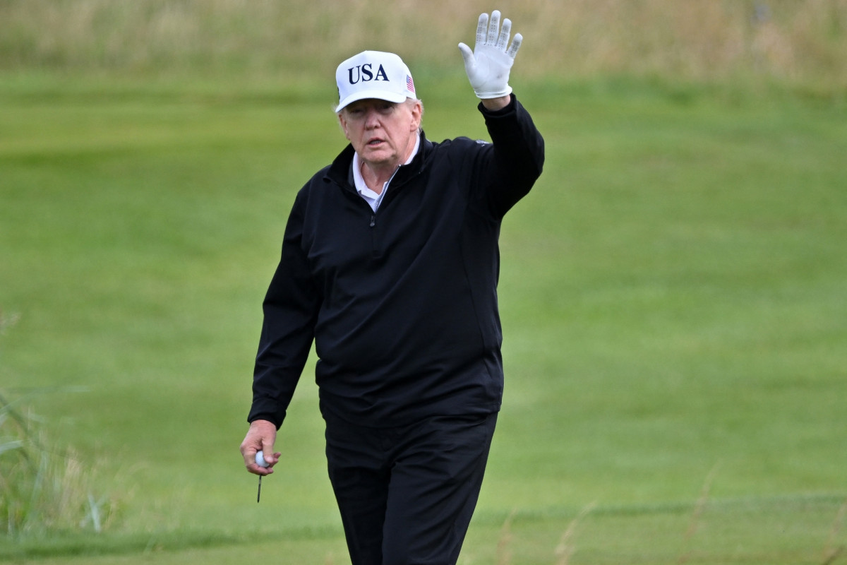 analyse détaillée des dépenses de donald trump liées au golf, totalisant 250 millions de dollars depuis 2017.