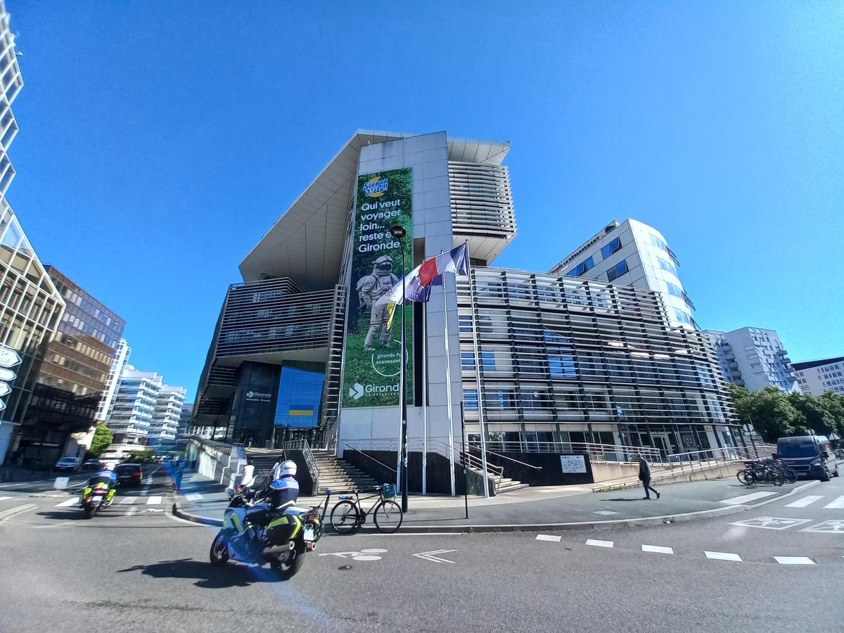 gironde en 2022 : une année marquée par un dérapage financier historique aux répercussions majeures. analyse des causes et conséquences économiques.