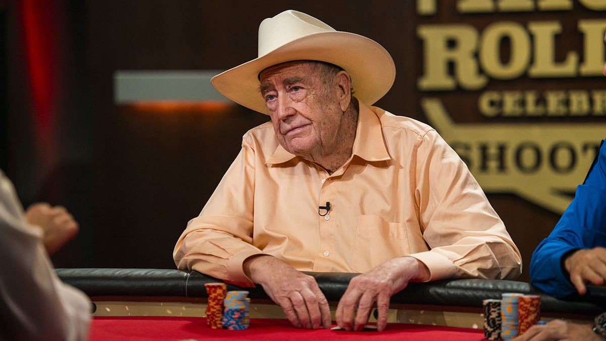 découvrez les joueurs de poker professionnels les plus influents, leur parcours, leurs stratégies et leur impact sur le monde du poker.