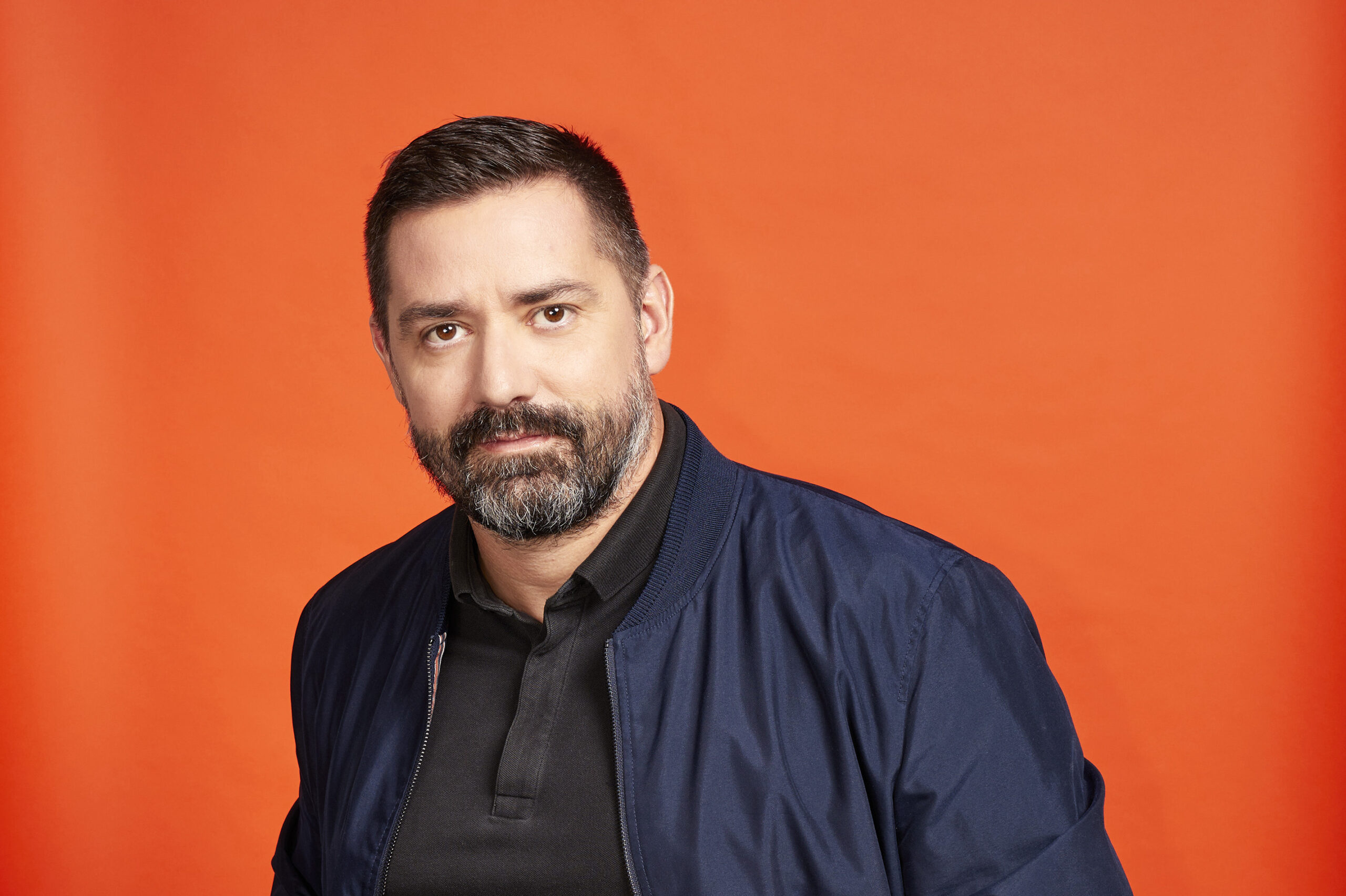 découvrez comment d'anciens talents de revolut et ledger ont levé des fonds pour créer une banque innovante basée sur la technologie blockchain.