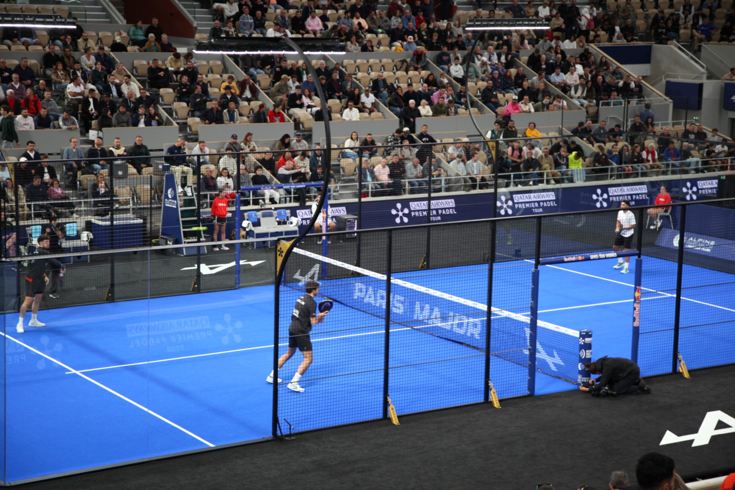 découvrez comment le padel devient le nouvel allié du networking, alliant sport et opportunités professionnelles pour renforcer vos relations.