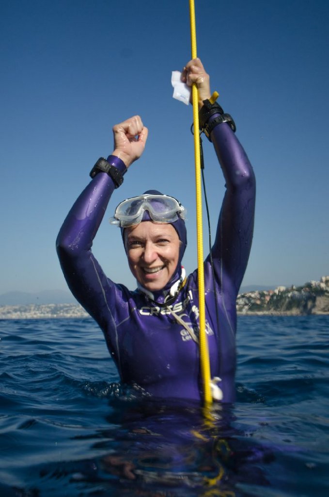 découvrez le record d'apnée impressionnant d'alice modolo, une athlète française passionnée par la plongée en apnée, qui repousse sans cesse ses limites sous l'eau. explorez son parcours, ses exploits et son engagement dans ce sport exigeant.
