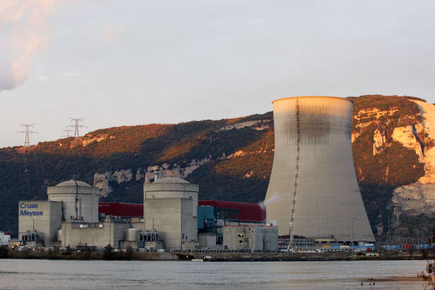 découvrez l'histoire et l'importance de la suprématie nucléaire française, un pilier stratégique majeur pour la défense nationale et la sécurité internationale.