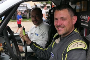 découvrez comment tom fauconnet devient l'atout clé de barthe en rallye buggy, combinant talent et stratégie pour dominer les pistes.