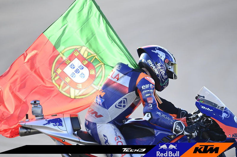 découvrez un tour exceptionnel de motogp à portimao avec miguel oliveira, entre vitesse et adrénaline sur un circuit mythique.