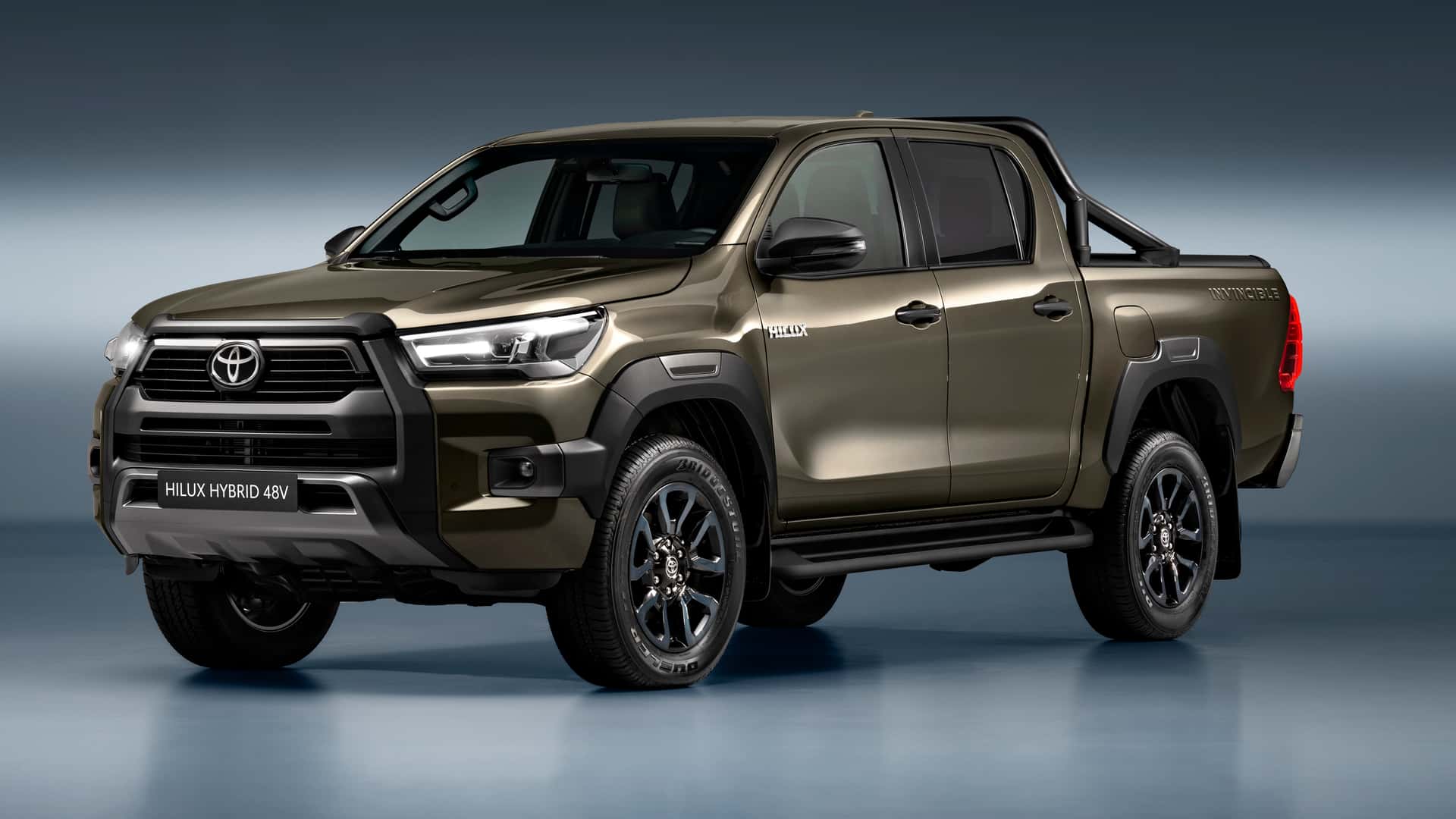 découvrez l'analyse du toyota hilux électrique : comparaison entre les stratégies marketing déployées et les attentes réelles des clients.