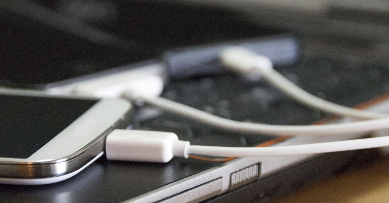 découvrez l'universalisation des chargeurs usb-c en europe, une initiative visant à standardiser les appareils pour réduire les déchets électroniques et faciliter la recharge.