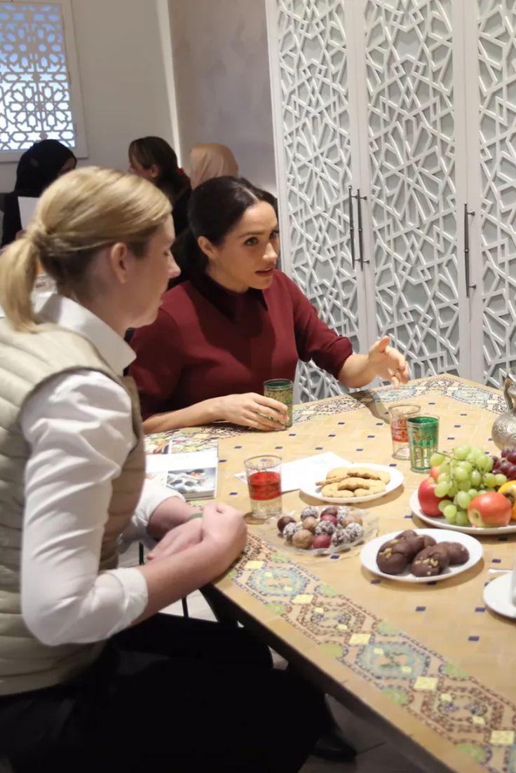 découvrez les vœux marketing touchants de meghan markle à l'occasion de thanksgiving, alliant authenticité et stratégie pour engager son audience.