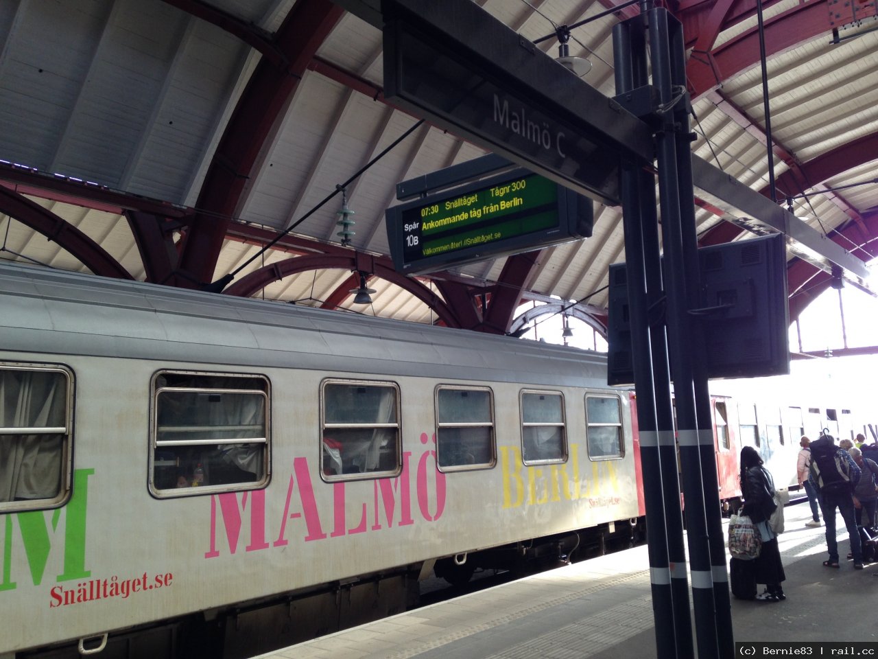 partez à l’aventure en train de berlin à tallinn et découvrez les merveilles de l’europe du nord. itinéraire, conseils pratiques et paysages incontournables pour un voyage ferroviaire unique entre allemagne et estonie.