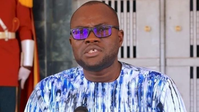 découvrez le parcours et les missions d'aboubakar nacanabo, ministre burkinabè de l'économie, acteur clé du développement économique du burkina faso.