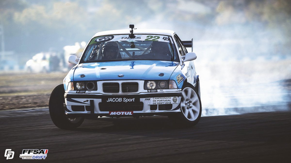 découvrez dans autohebdo 2543 les secrets et enjeux financiers des sports mécaniques, avec une plongée exclusive dans les coulisses passionnantes de la discipline.