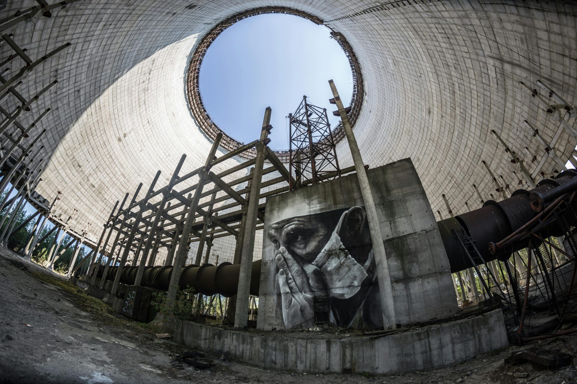 découvrez comment le confinement de tchernobyl représente une menace pour la sécurité selon l'aiea, et les mesures prises pour prévenir tout danger.