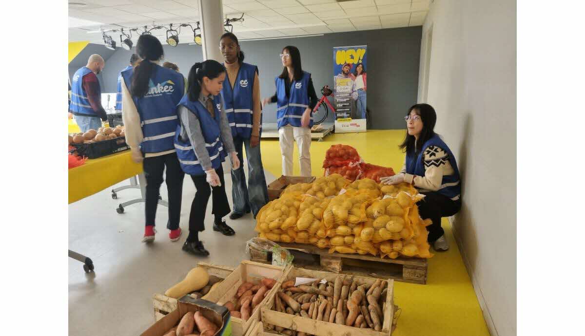 découvrez nos distributions alimentaires destinées aux étudiants en difficulté pour les soutenir dans leur quotidien et assurer leur bien-être.
