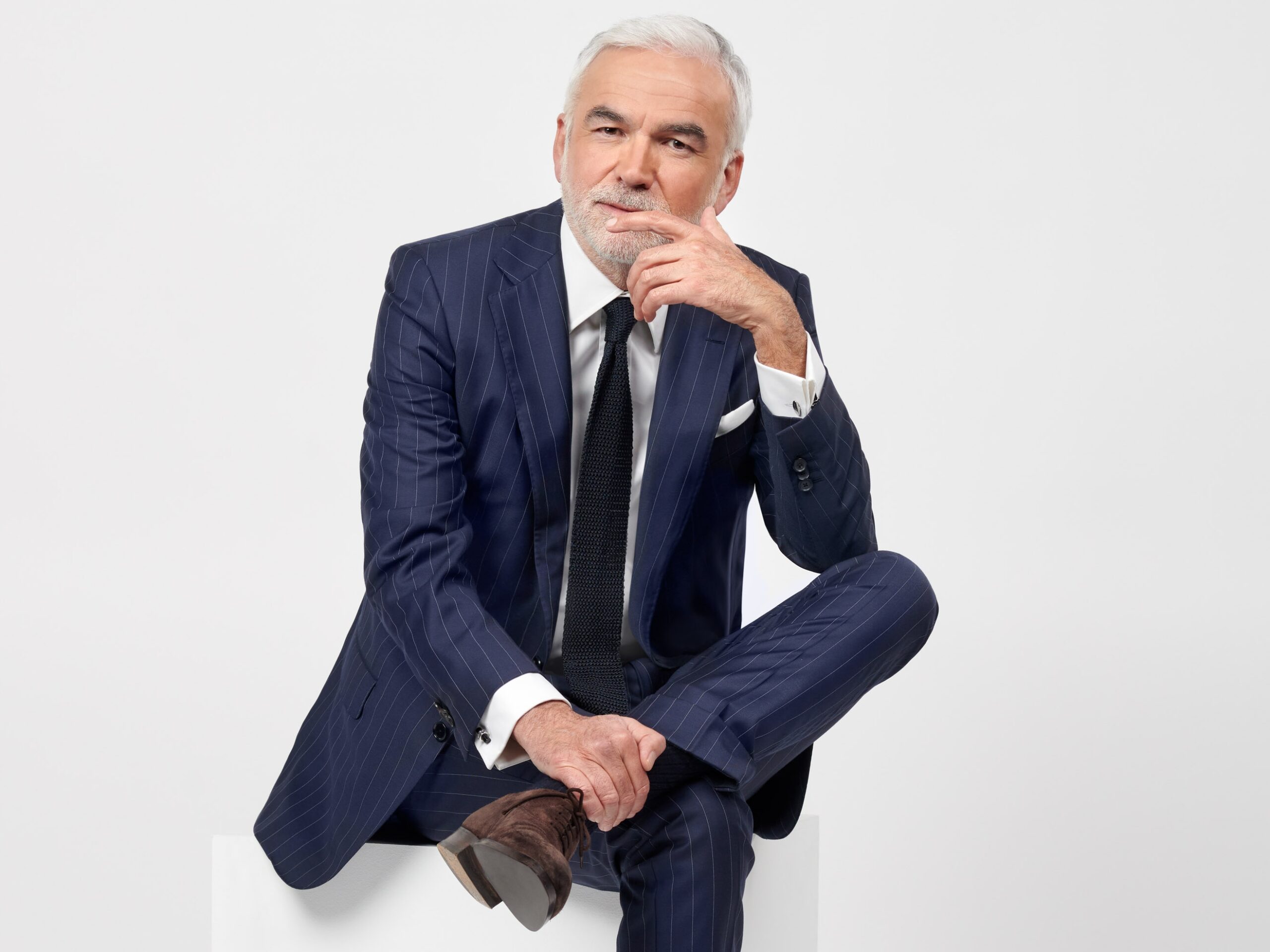 un entrepreneur condamné à rembourser 30 millions d'euros suite à une décision judiciaire importante. découvrez les détails de cette affaire.