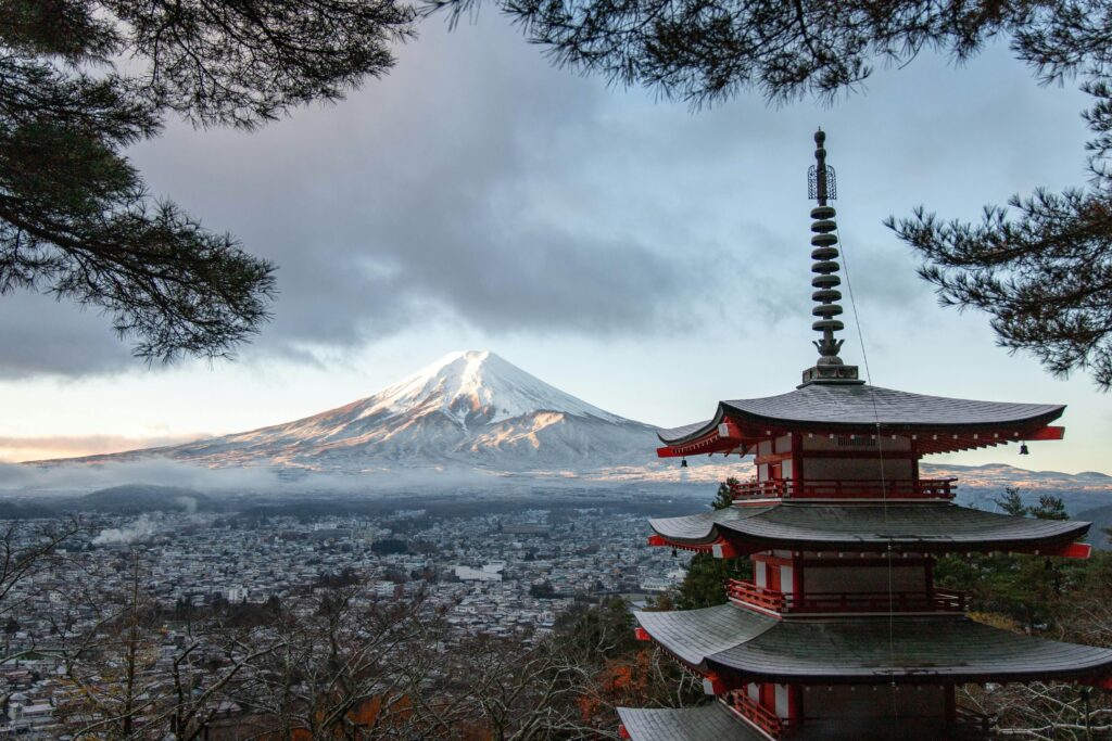 découvrez les meilleures périodes pour voyager au japon sans vous ruiner, avec des conseils pratiques pour profiter d'un séjour abordable et inoubliable.