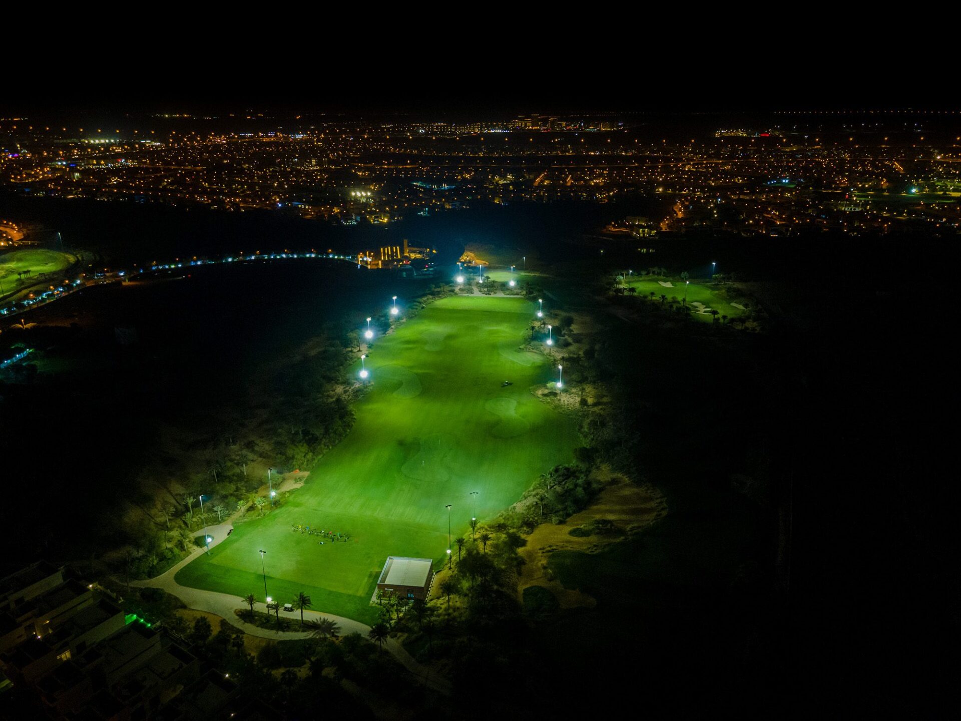 découvrez comment les terrains de golf trump ont coûté 300 millions de dollars aux contribuables, une analyse approfondie des impacts financiers et politiques.