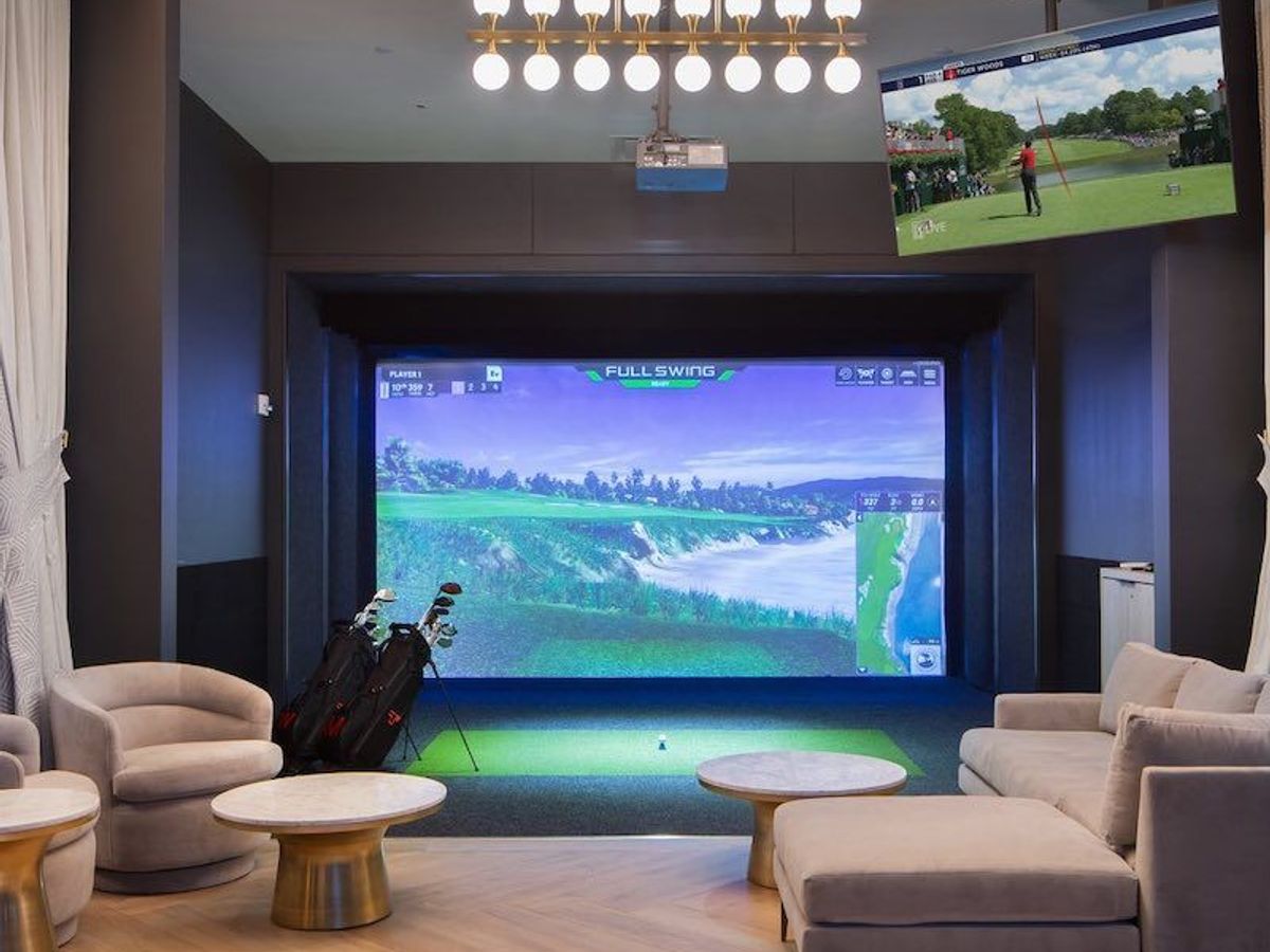 découvrez comment tiger woods révolutionne le golf grâce au golf virtuel en intérieur, alliant technologie et passion pour une expérience unique toute l'année.