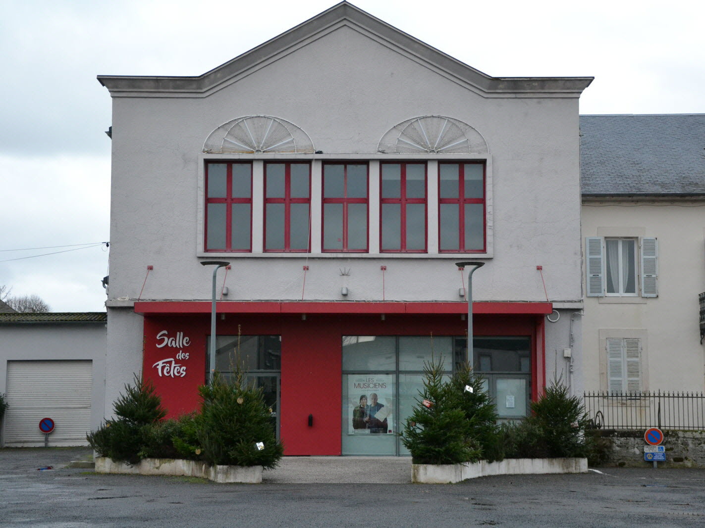 découvrez l'augmentation des tarifs communaux prévue à trébeurden pour l'année 2026 et son impact sur les habitants.