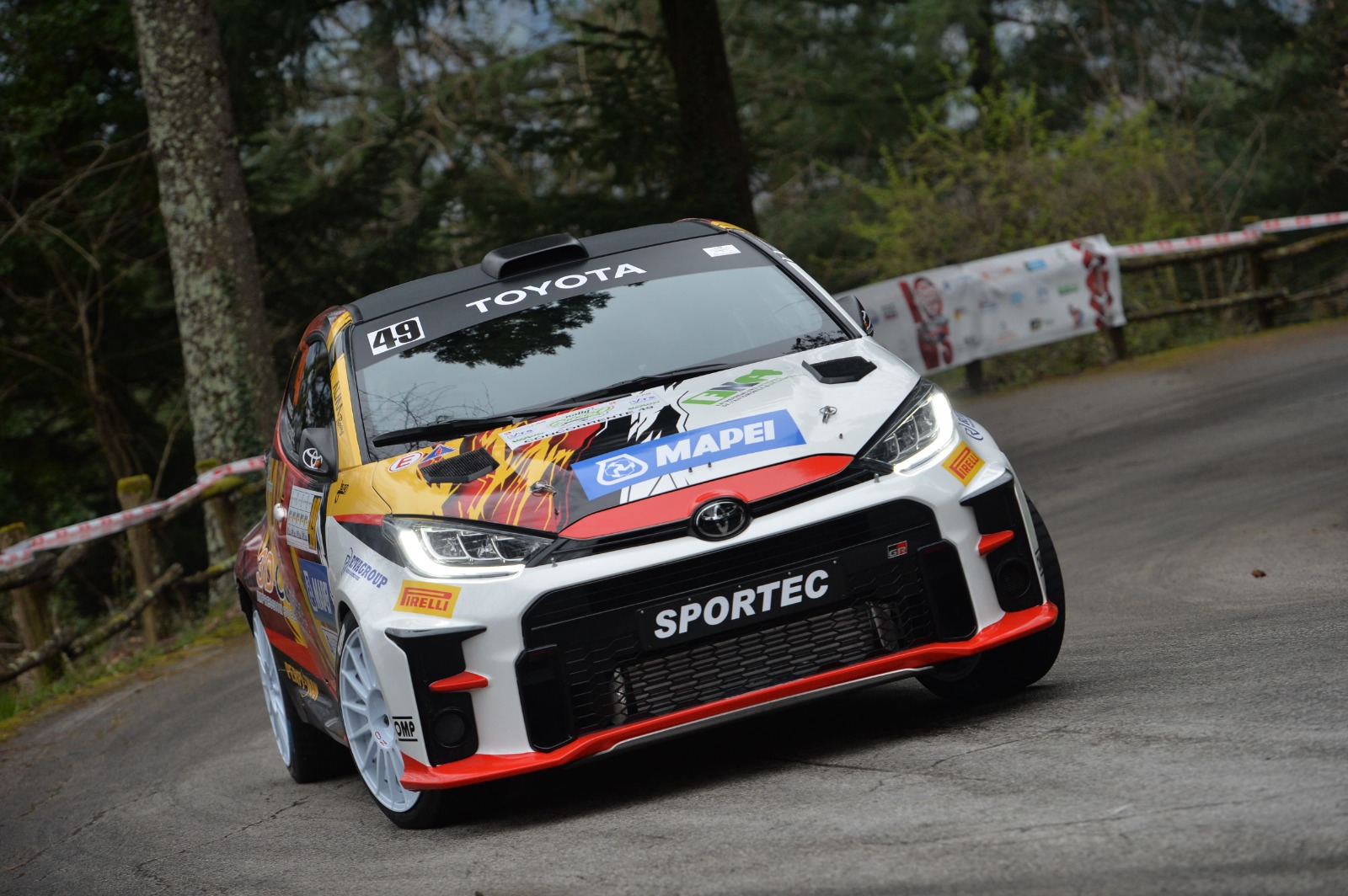 découvrez le triomphe des pilotes locaux en sports mécaniques, mettant en lumière leur talent, leur passion et leurs performances exceptionnelles lors des dernières compétitions.