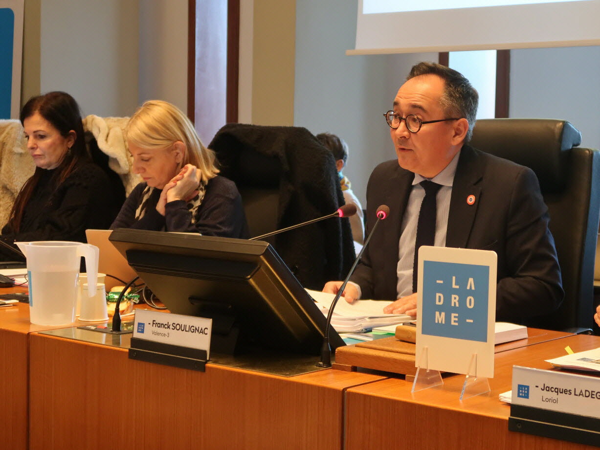 découvrez les défis financiers dans le nouveau budget de la drôme, où les ressources sont sous forte pression pour répondre aux besoins locaux.