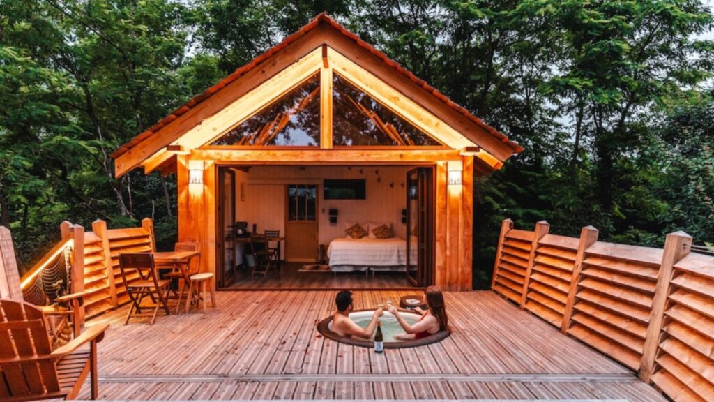 découvrez 10 trésors incontournables pour des escapades uniques en 2026. partez le temps d’un week-end à la découverte de lieux authentiques et mémorables.
