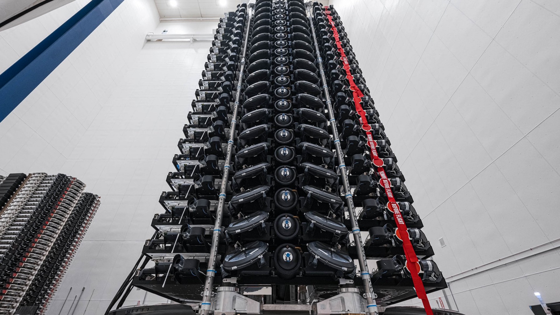 urgence : 4400 satellites spacex repositionnés rapidement pour assurer la sécurité et la continuité des services spatiaux.